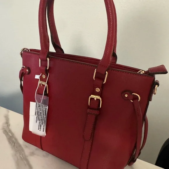 Elegant Red Handbag - Picture 2 of 4
